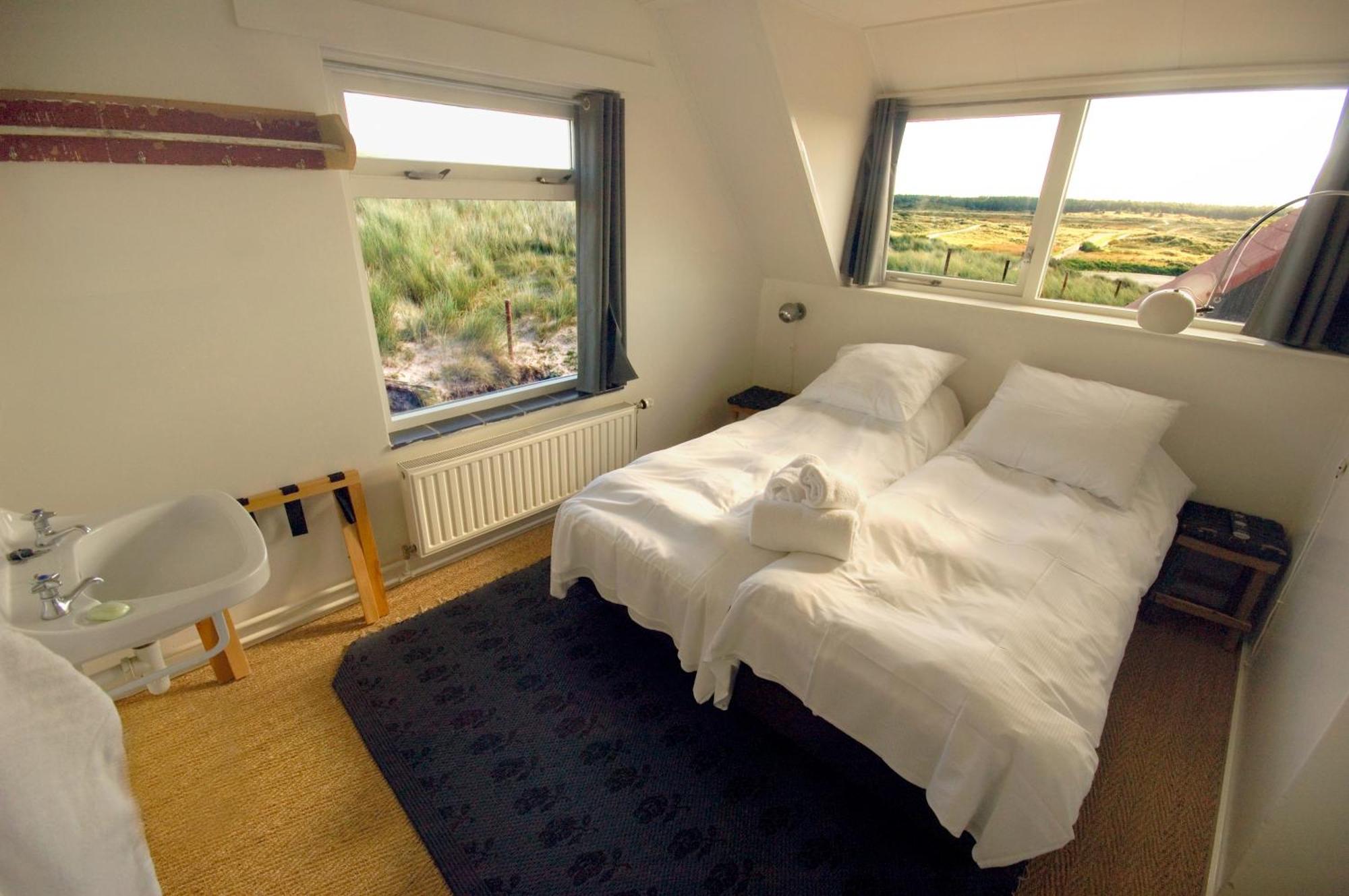 Strandhotel Terschelling Formerum Bagian luar foto