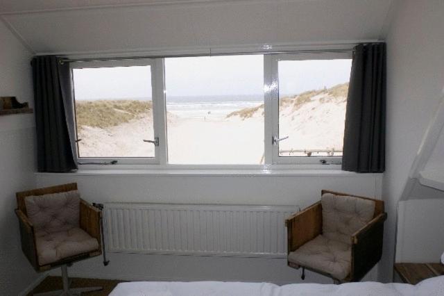 Strandhotel Terschelling Formerum Bagian luar foto