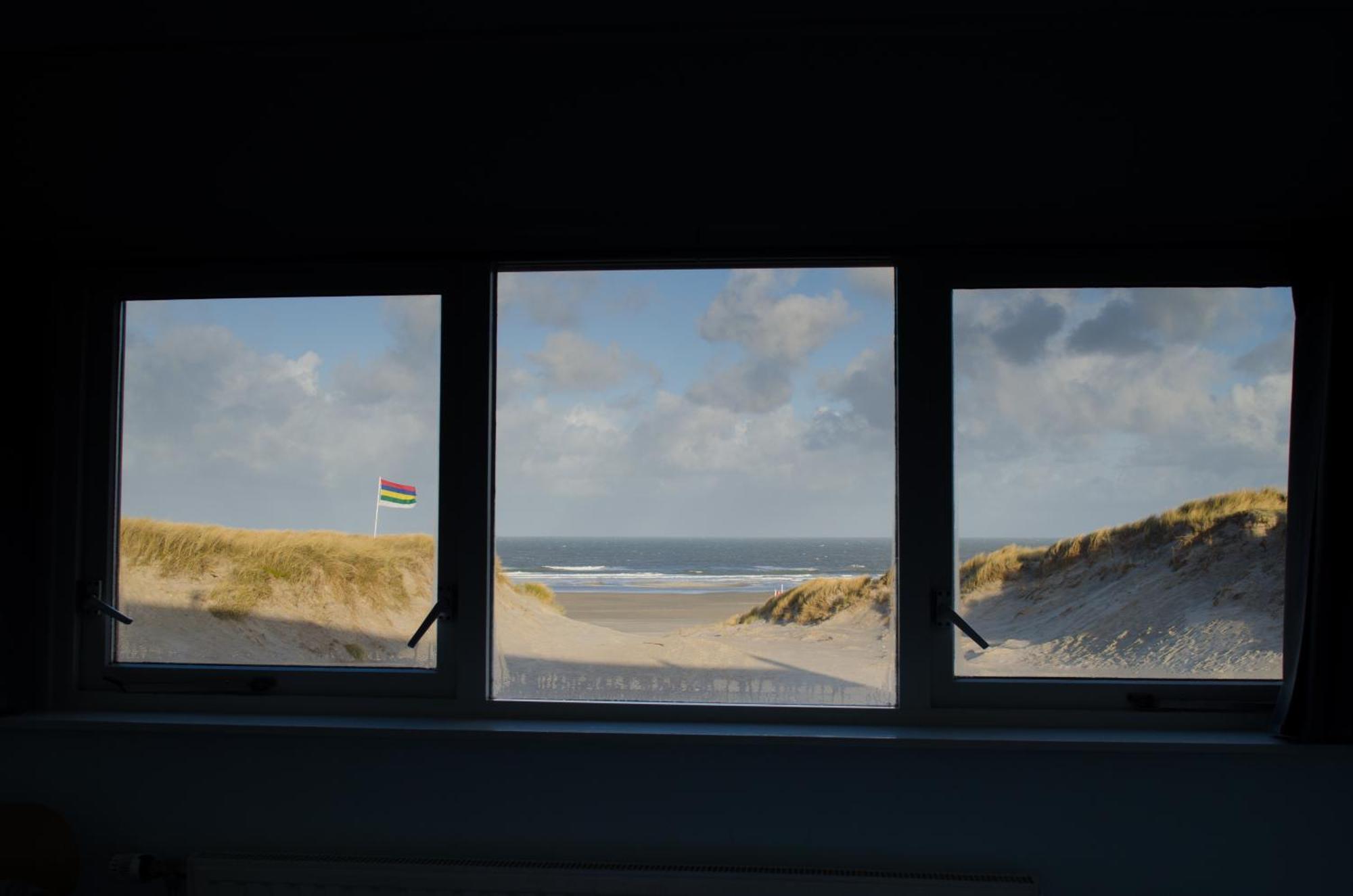 Strandhotel Terschelling Formerum Bagian luar foto